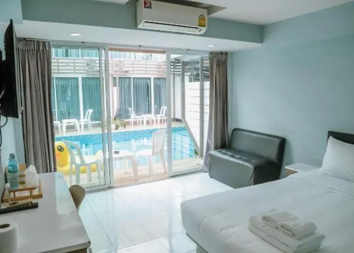 Pool @donmueang Hotel 3*
