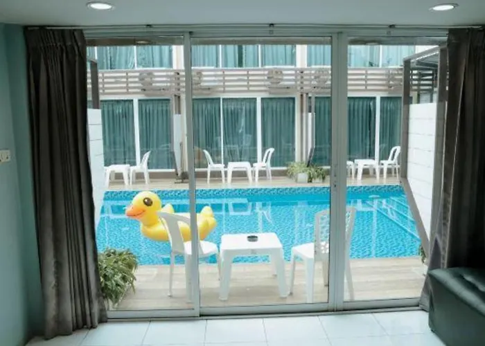 Hotel Pool @donmueang 3*