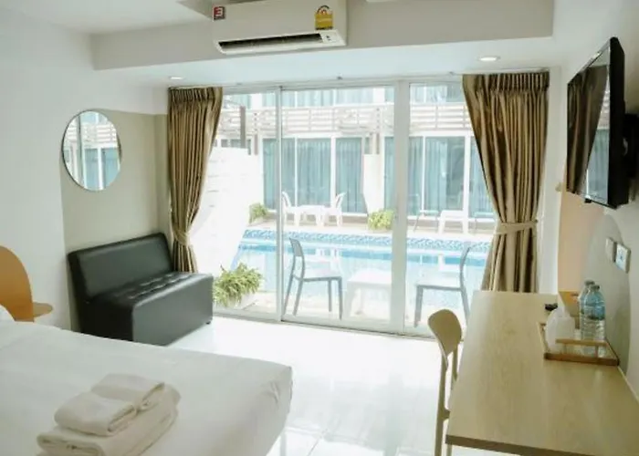 Hotel Pool @donmueang