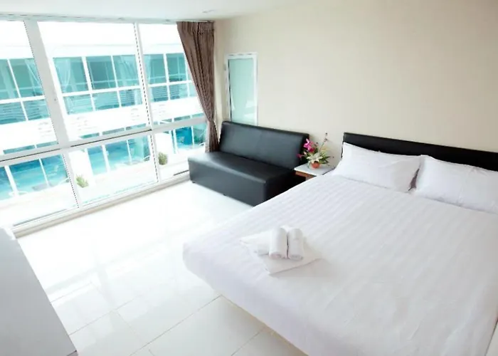 Hotel Pool @donmueang Bangkok