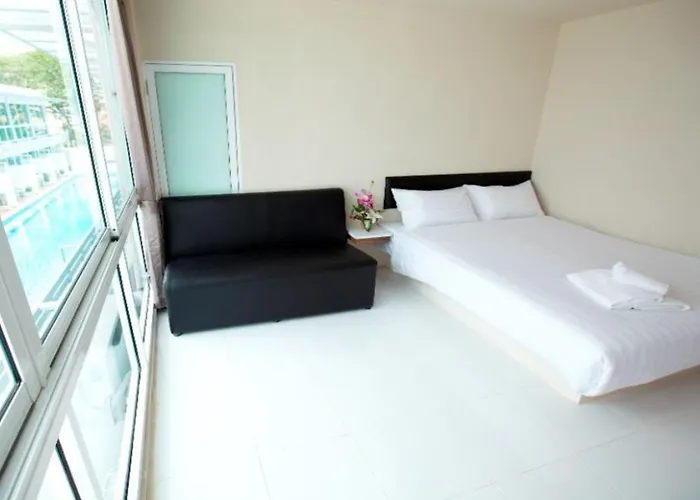 Hotel Pool @donmueang Bangkok