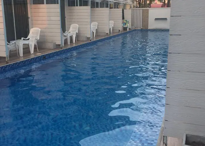Hotel Pool @donmueang 3*
