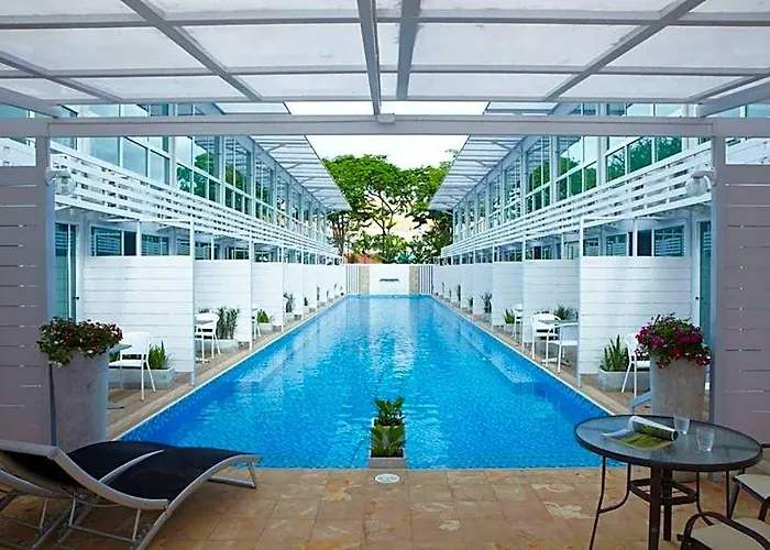 Hotel Pool @donmueang 3*