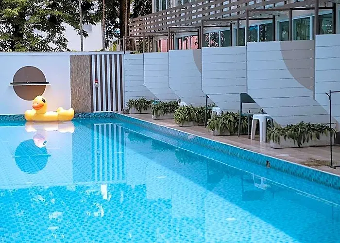 Hotel Pool @donmueang 3*