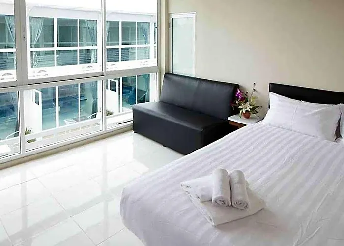 Pool @donmueang 3* Bangkok
