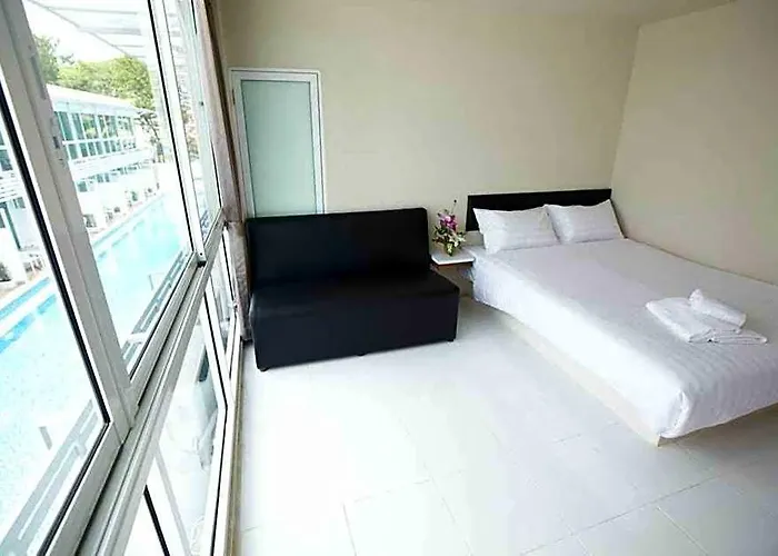 Hotel Pool @donmueang Bangkok